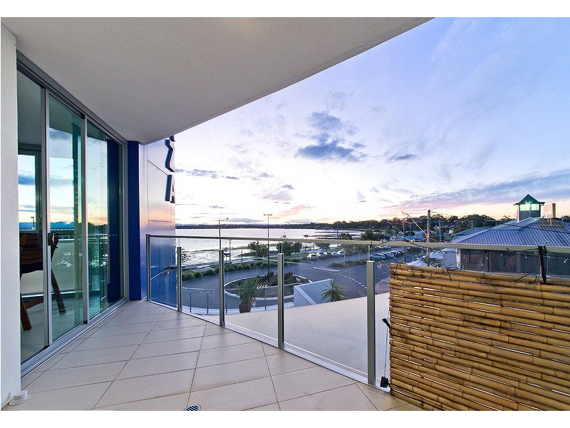 201/14 Oxley Avenue, Woody Point QLD 4019