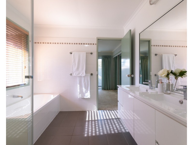 20 Hillrise Street, Aspley QLD 4034