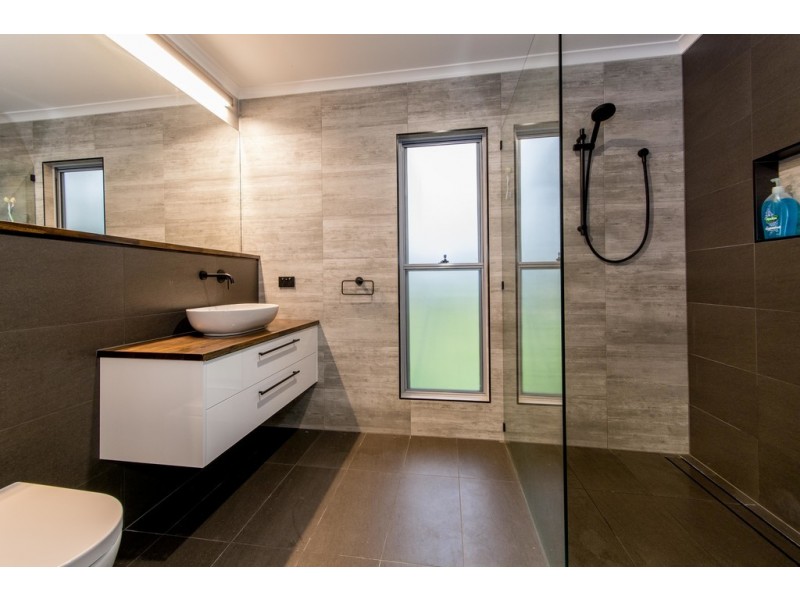 96 Queenstown Avenue, Boondall QLD 4034