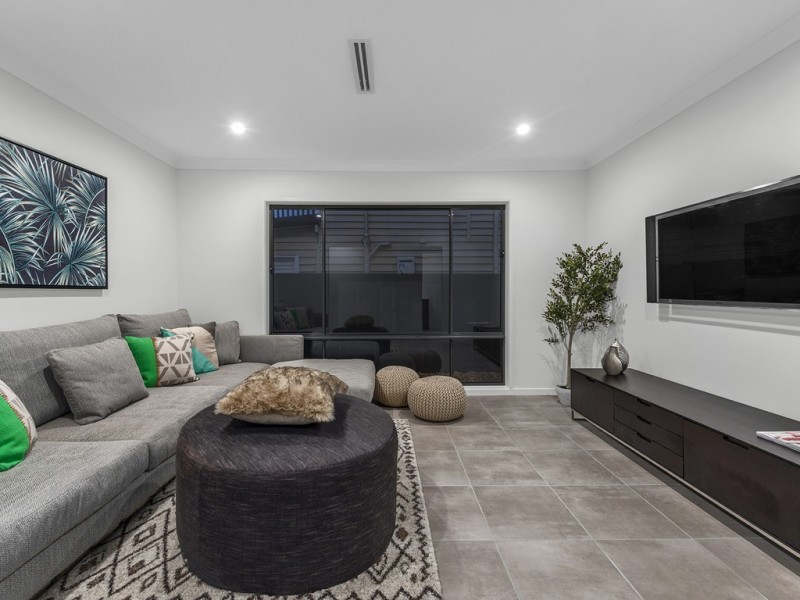 18 Junior Terrace, Northgate QLD 4013