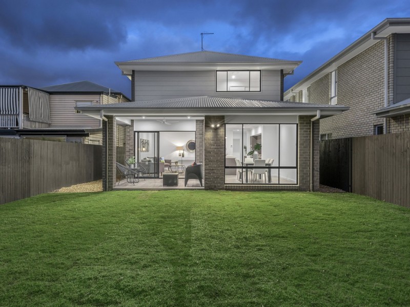 18 Junior Terrace, Northgate QLD 4013