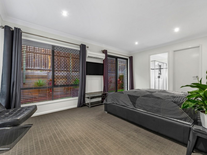 6 Elle Court, Cashmere QLD 4500