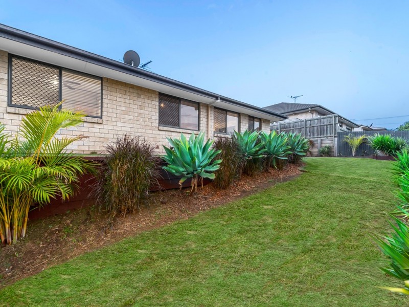 6 Elle Court, Cashmere QLD 4500
