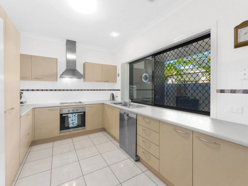 2/64 Georgina Street, Woody Point QLD 4019