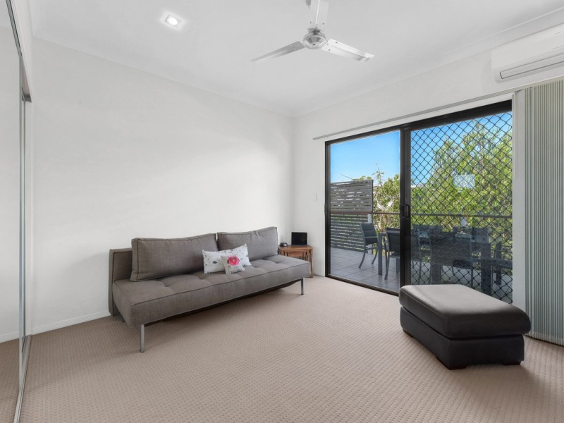 2/64 Georgina Street, Woody Point QLD 4019