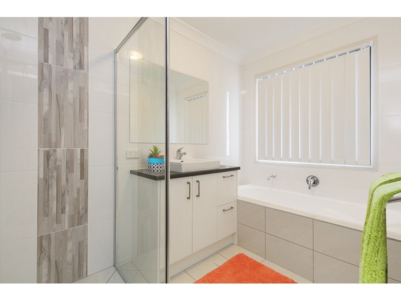 22 Myrtle Crescent, Bridgeman Downs QLD 4035