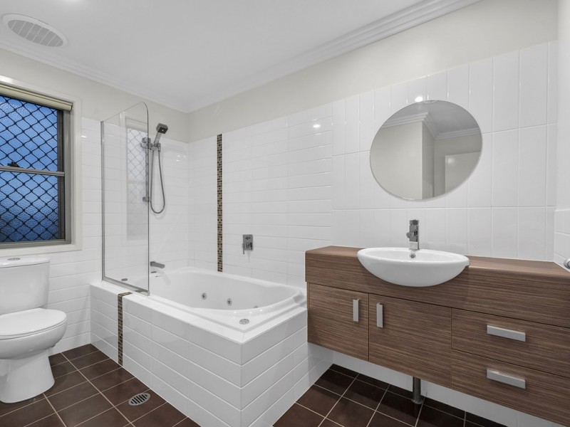 49 Almond Street, Northgate QLD 4013