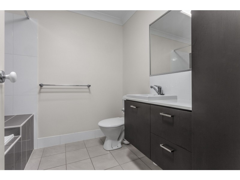 41/1 Gumview Street, Albany Creek QLD 4035