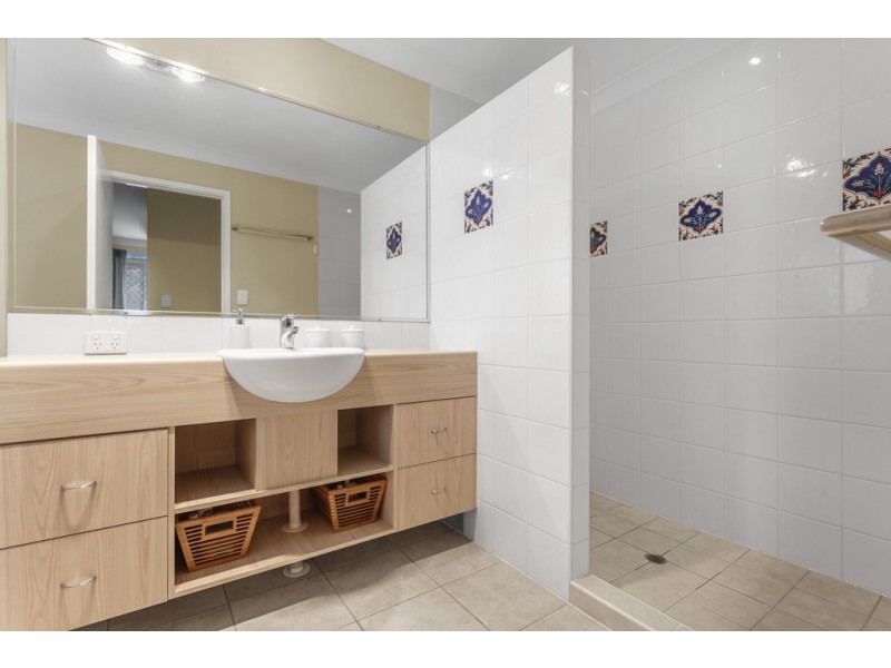 2 Olympic Court, Albany Creek QLD 4035