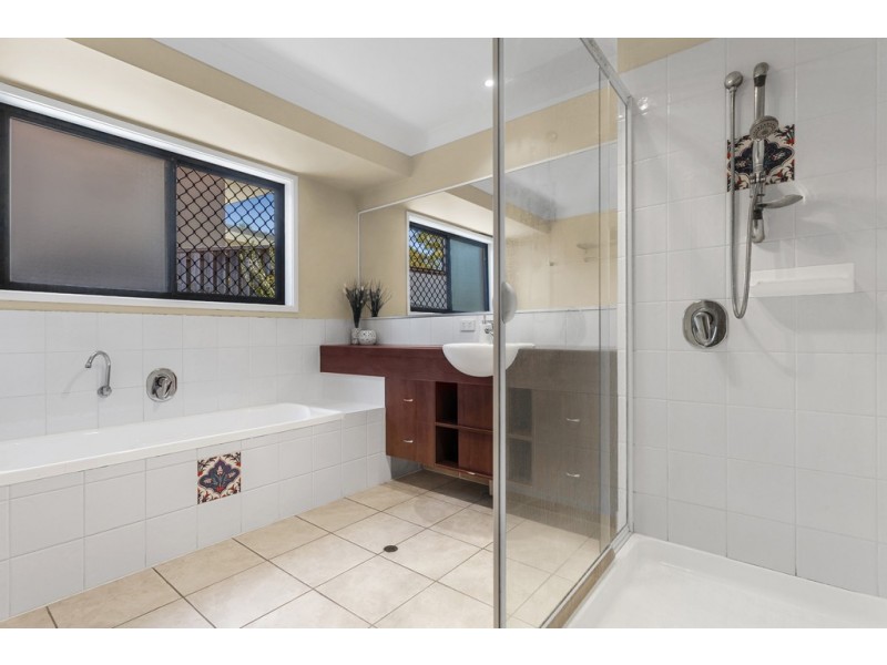 2 Olympic Court, Albany Creek QLD 4035