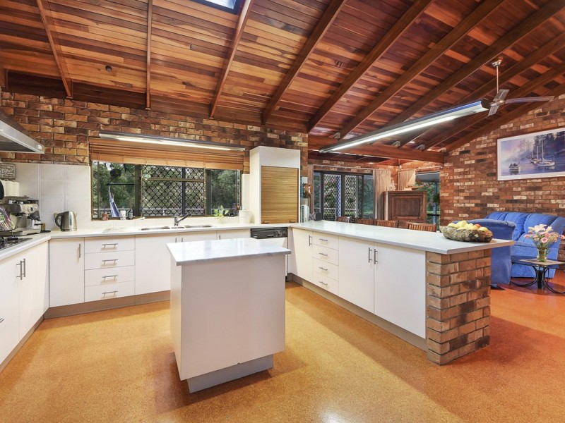 11 Beech Drive, Cashmere QLD 4500