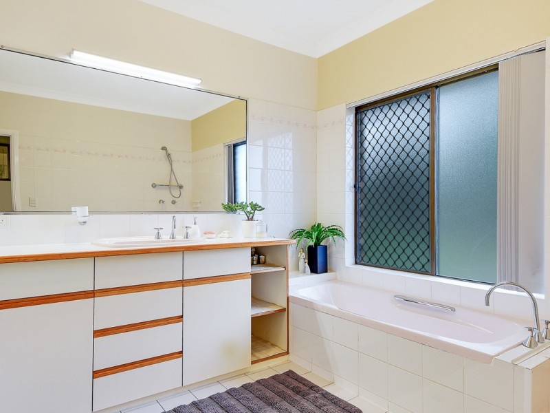 11 Beech Drive, Cashmere QLD 4500