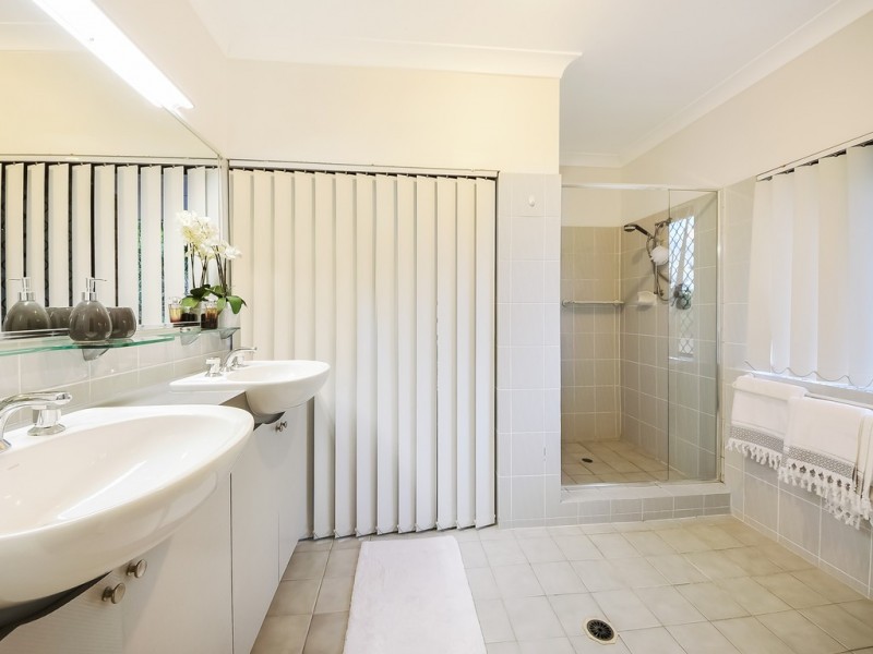 11 Beech Drive, Cashmere QLD 4500