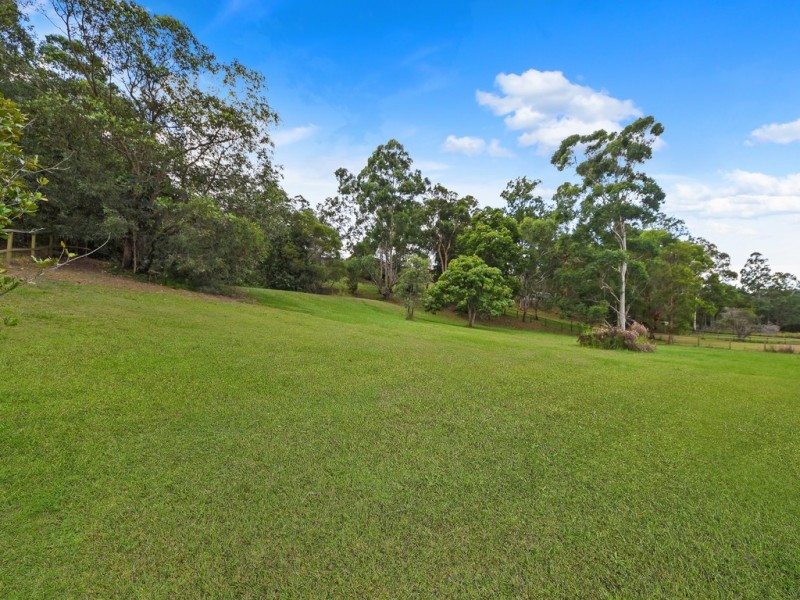 11 Beech Drive, Cashmere QLD 4500