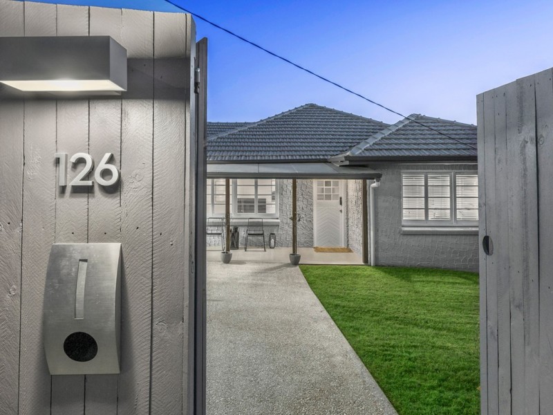 126 Hamilton Road, Wavell Heights QLD 4012
