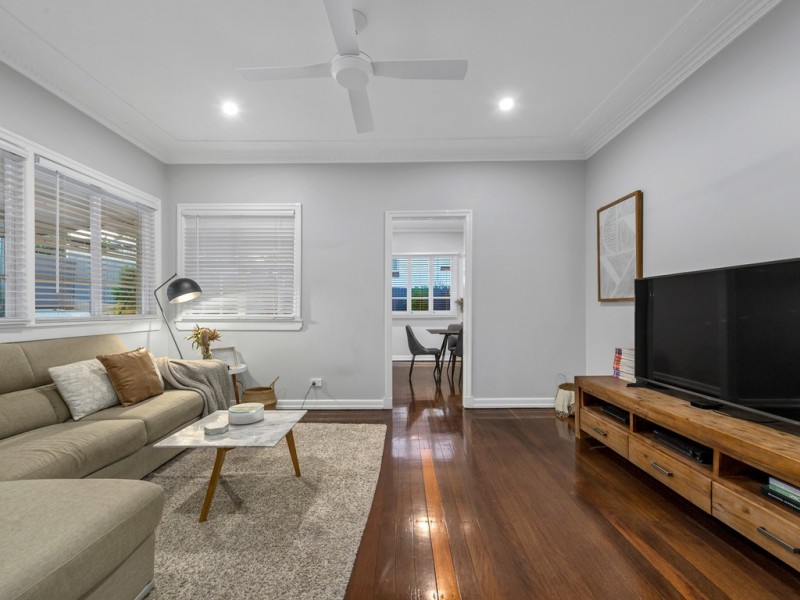 126 Hamilton Road, Wavell Heights QLD 4012