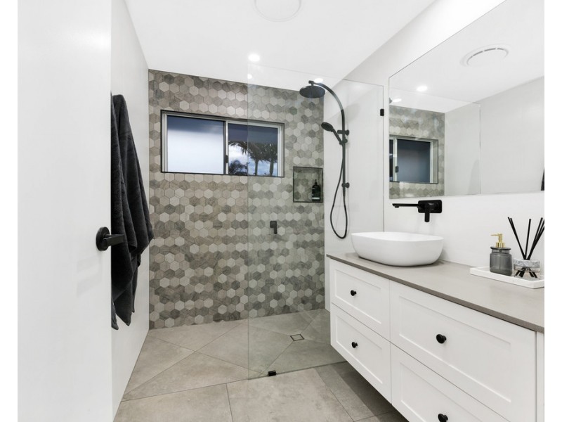 6 Safari Street, Chermside West QLD 4032