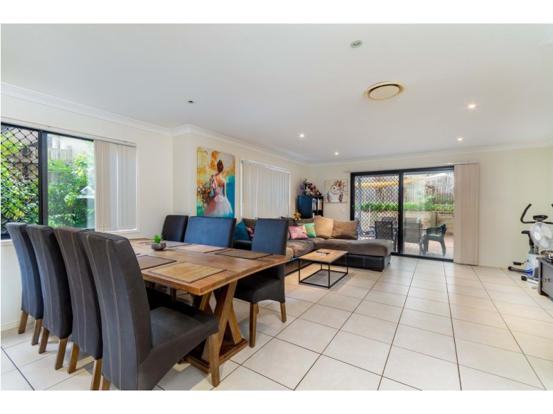 2/9 Western Avenue, Chermside QLD 4032