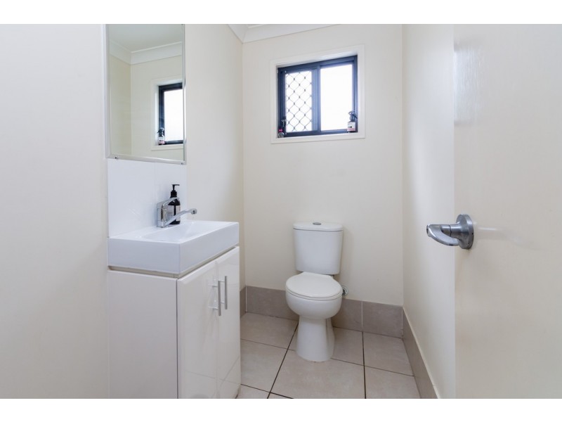 2/9 Western Avenue, Chermside QLD 4032