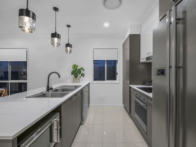 14 Kevpat Place, Nudgee QLD 4014