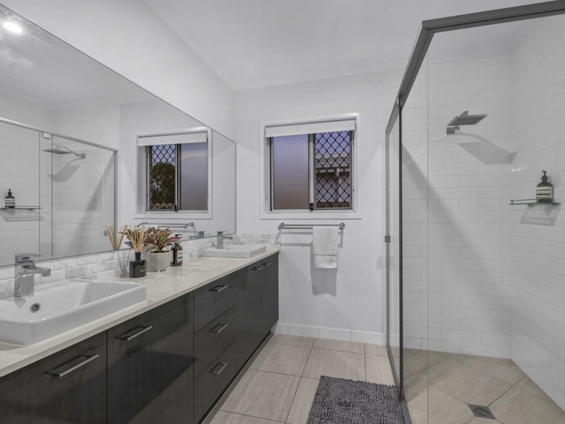 14 Kevpat Place, Nudgee QLD 4014