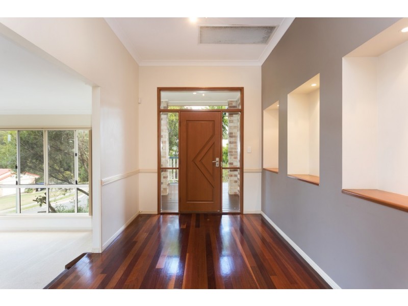 2 Dimbulah Court, Albany Creek QLD 4035