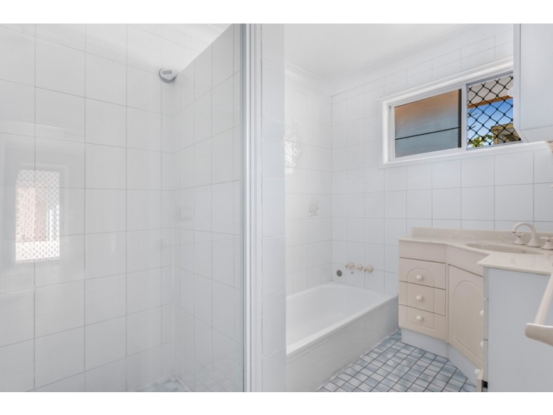 6 Sylvan Court, Kallangur QLD 4503