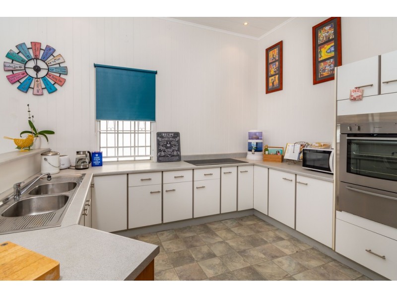 278 Flinders Parade, Sandgate QLD 4017