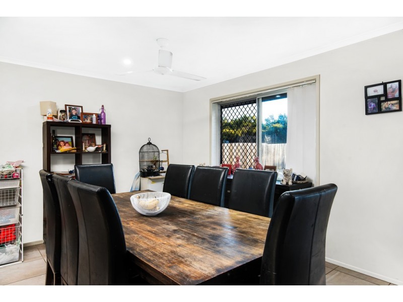 5 Lakeside Crescent, Ningi QLD 4511