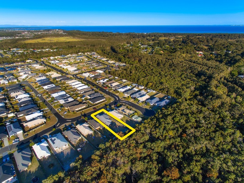 5 Lakeside Crescent, Ningi QLD 4511