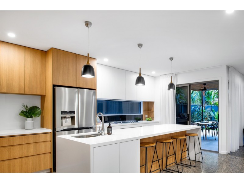 92 Nash Street, Sandgate QLD 4017