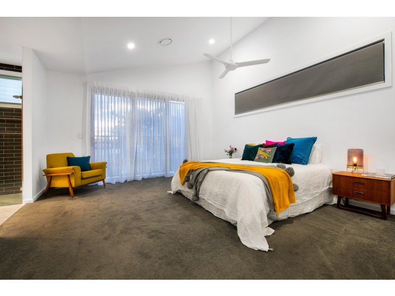 92 Nash Street, Sandgate QLD 4017