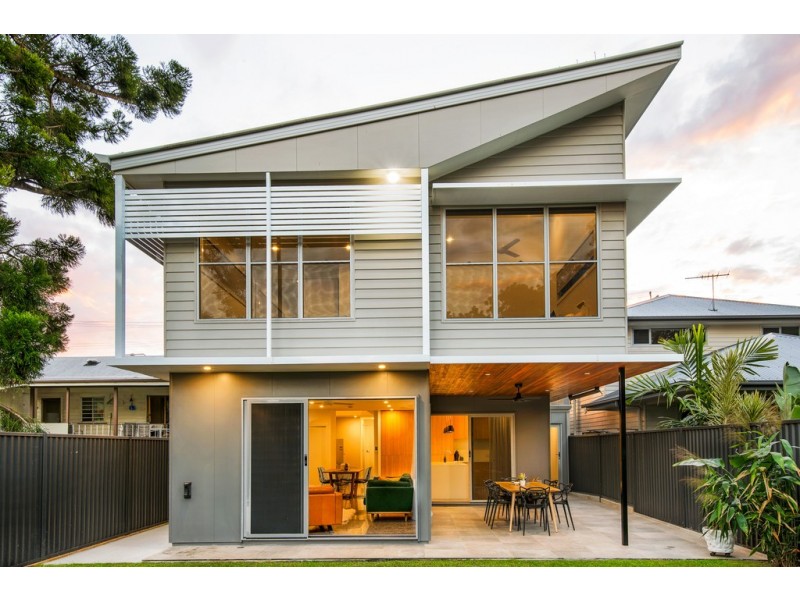 92 Nash Street, Sandgate QLD 4017