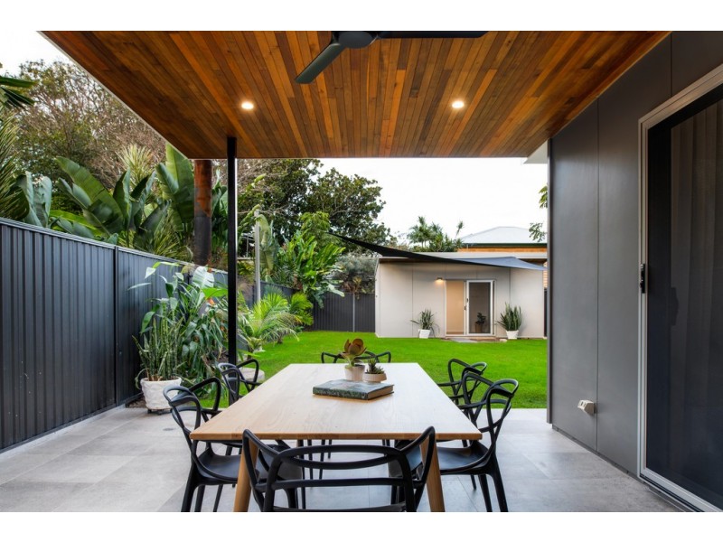 92 Nash Street, Sandgate QLD 4017