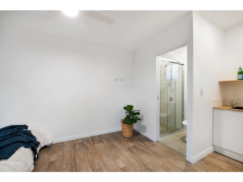 92 Nash Street, Sandgate QLD 4017