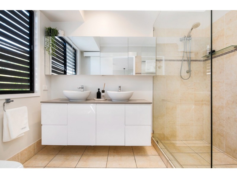 22 Talisman Court, Eatons Hill QLD 4037