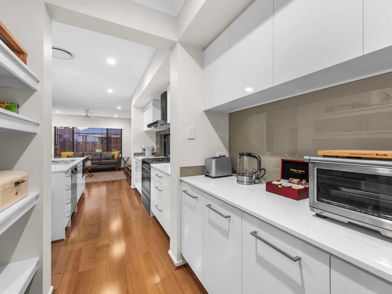 24 Larwill Avenue, Northgate QLD 4013