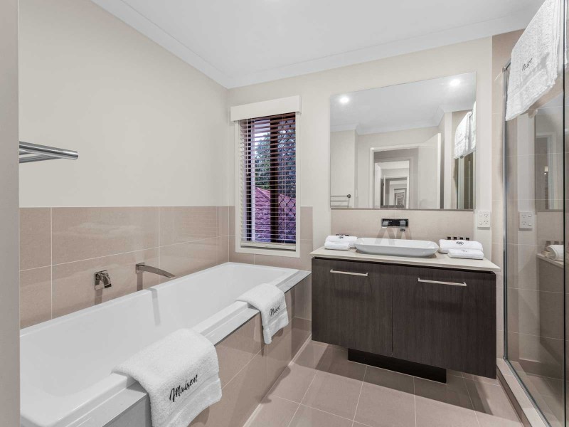 24 Larwill Avenue, Northgate QLD 4013