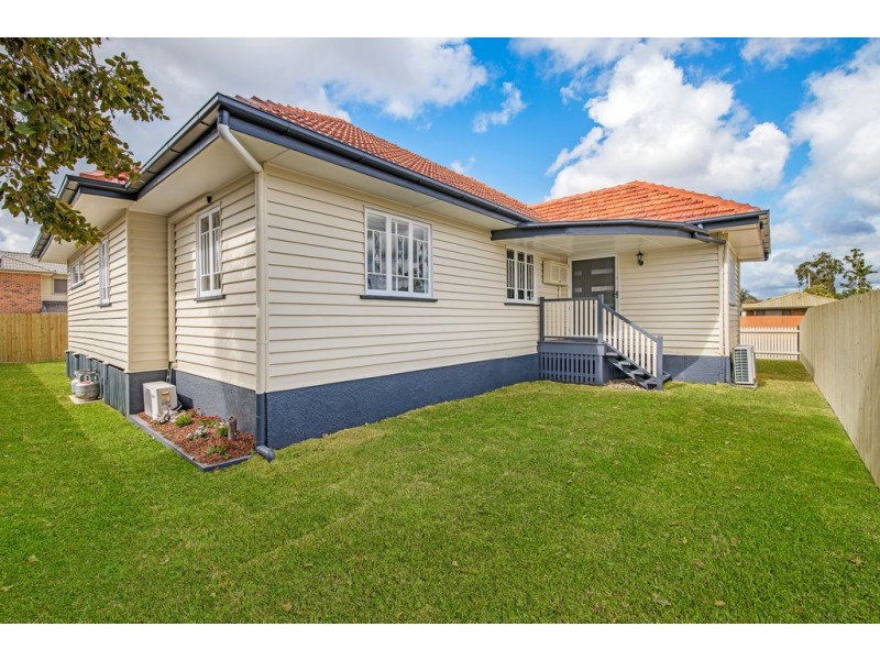 1 Chapman Court, Albany Creek QLD 4035