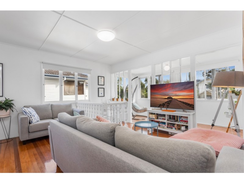 102A Landsboro Avenue, Boondall QLD 4034