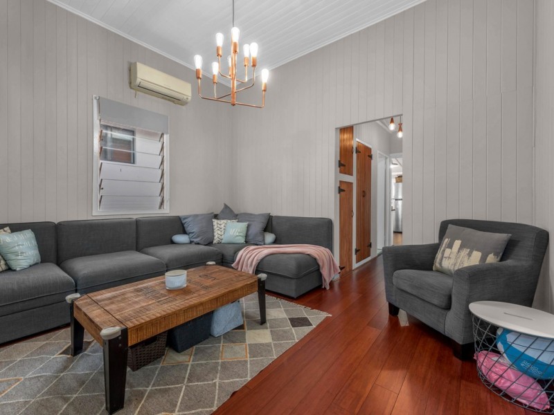 39 Seabreeze Road, Manly West QLD 4179