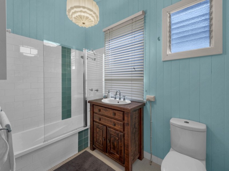 39 Seabreeze Road, Manly West QLD 4179