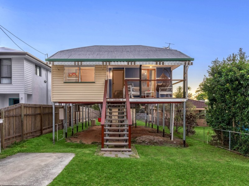 39 Seabreeze Road, Manly West QLD 4179