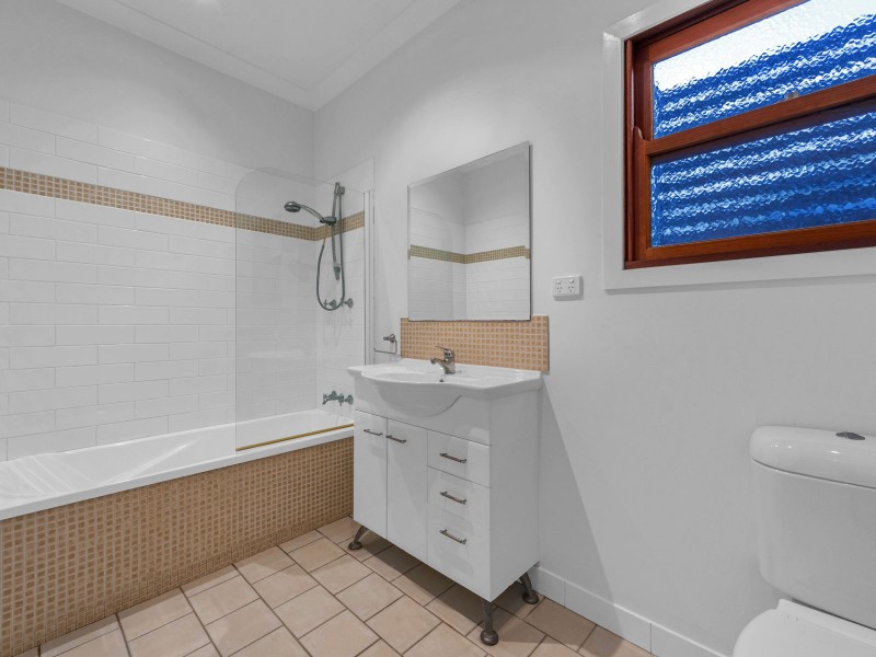 6 Mann Avenue, Northgate QLD 4013