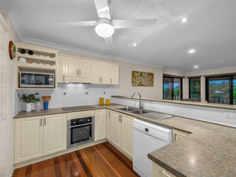 17 Meilland Court, Eatons Hill QLD 4037