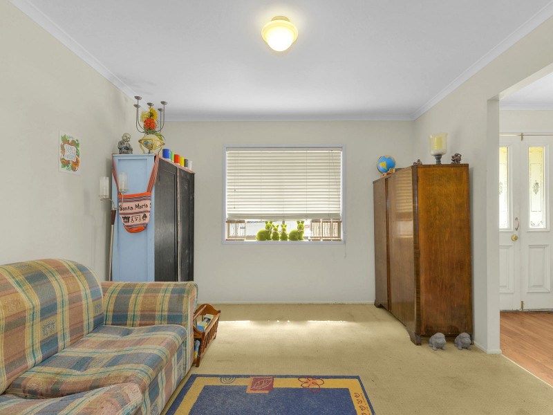 10 Dimboola Street, Bridgeman Downs QLD 4035