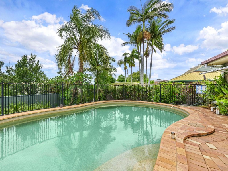 10 Dimboola Street, Bridgeman Downs QLD 4035