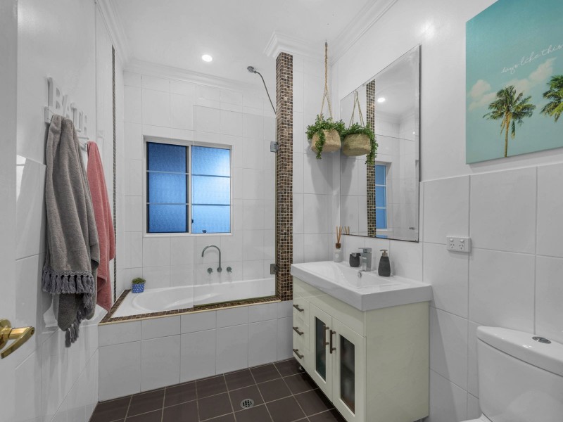 250 Rode Road, Wavell Heights QLD 4012