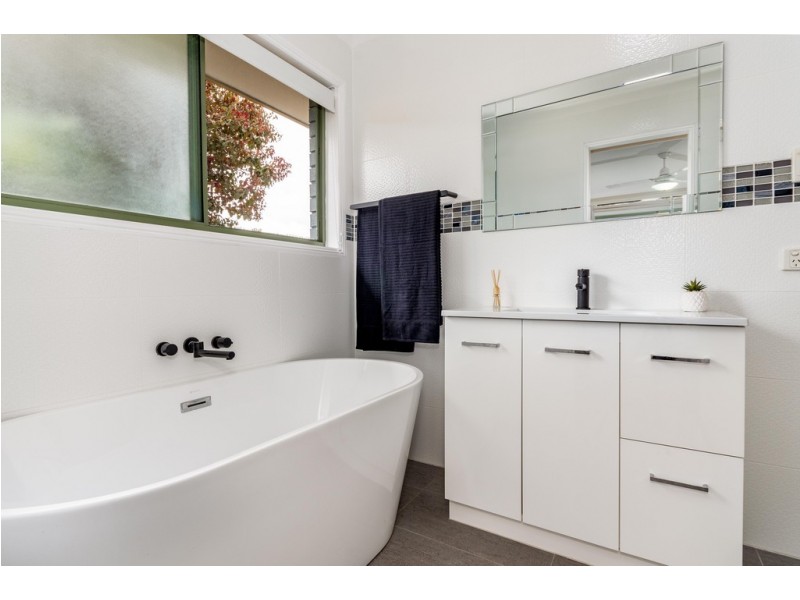 6 Whimbrel Court, Bellmere QLD 4510