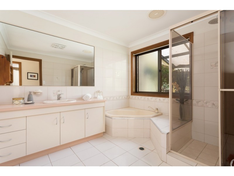 239 Church Road, Eatons Hill QLD 4037